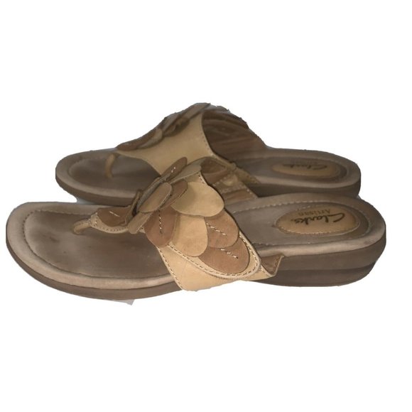 Clarks Artisan Petal Leaf Leather Flip Flop Sandals Sz 9 Tan Brown FLAW - Picture 3 of 12